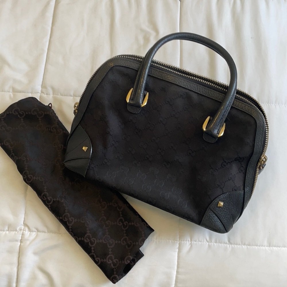 Gucci vintage top handle black